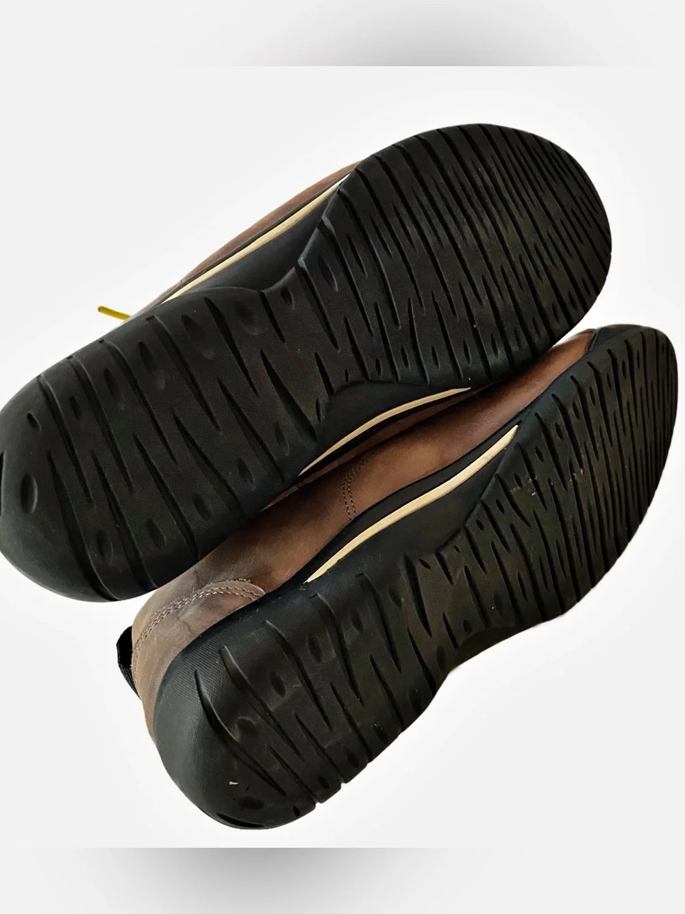 Leather Low Top Sneakers RXN Kenneth Cole brown with yellow laces